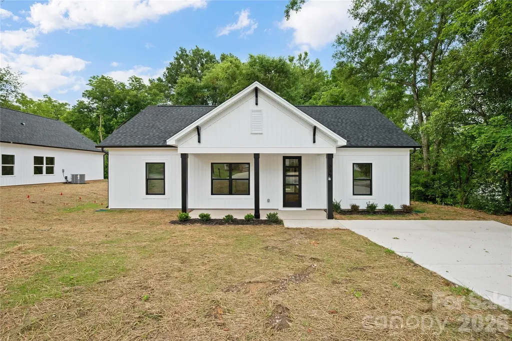 315 W Chestnut Street Stanley NC 28164