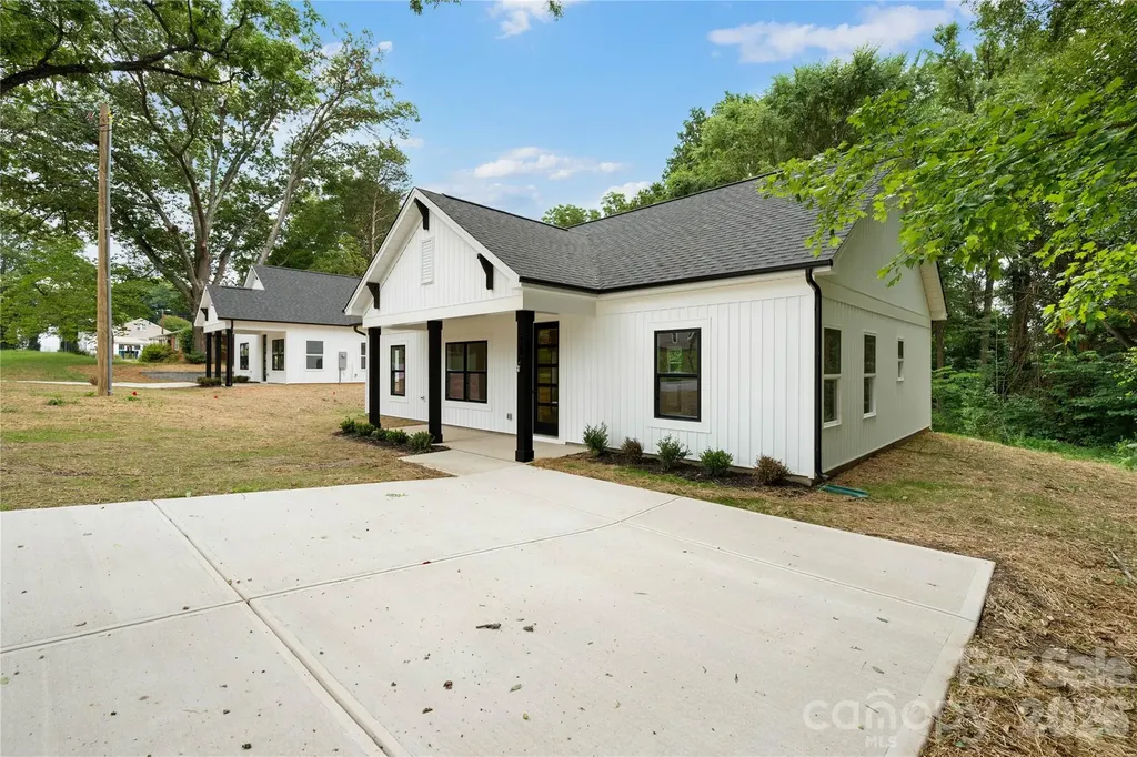 315 W Chestnut Street Stanley NC 28164