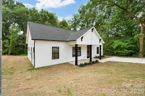 315 W Chestnut Street Stanley NC 28164