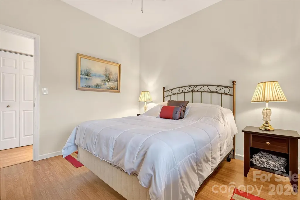 40 E Valley View Drive Marion NC 28752