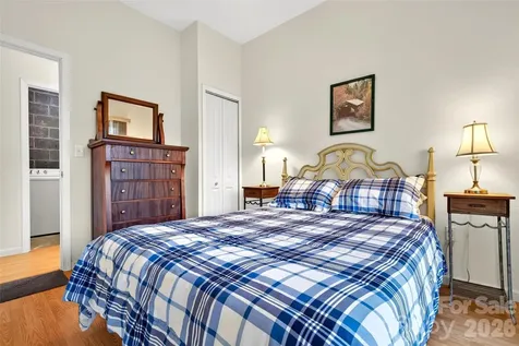 40 E Valley View Drive Marion NC 28752