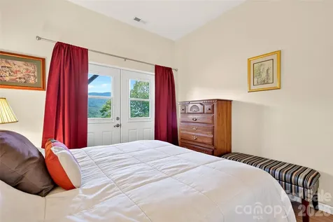 40 E Valley View Drive Marion NC 28752