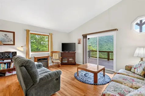 40 E Valley View Drive Marion NC 28752