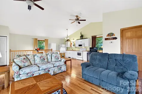 40 E Valley View Drive Marion NC 28752
