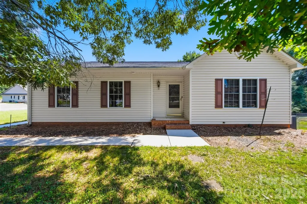 2436 29th Avenue Court NE Hickory NC 28601