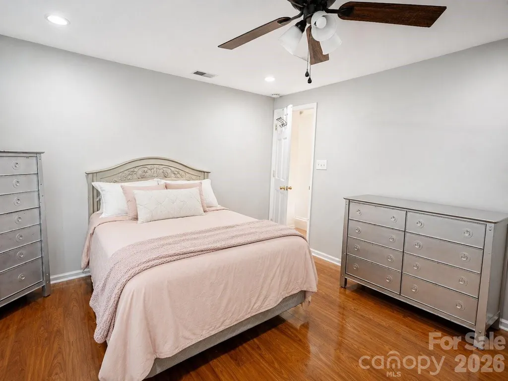 7329 Hounslow Lane Charlotte NC 28213