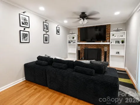 7329 Hounslow Lane Charlotte NC 28213