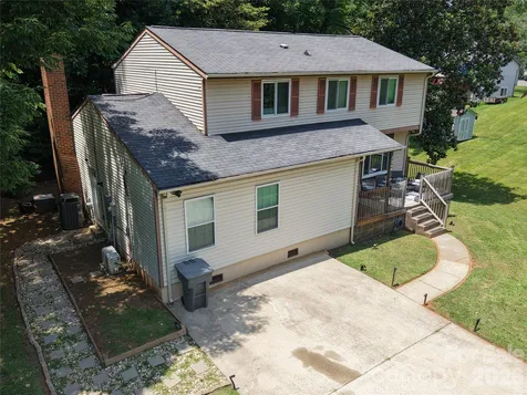 7329 Hounslow Lane Charlotte NC 28213