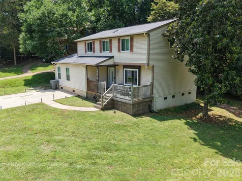 7329 Hounslow Lane Charlotte NC 28213