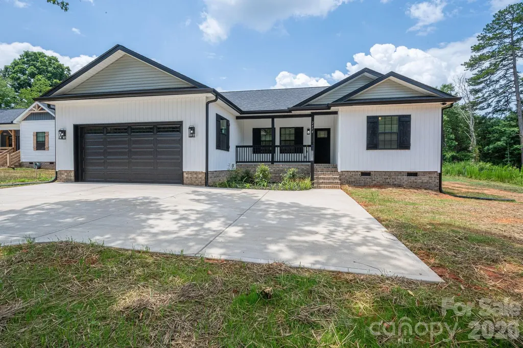 2474 Shoal Road Crouse NC 28033