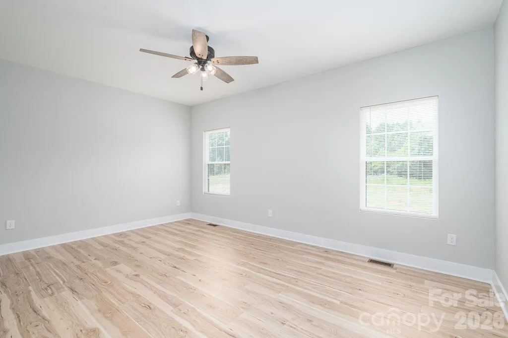 2474 Shoal Road Crouse NC 28033