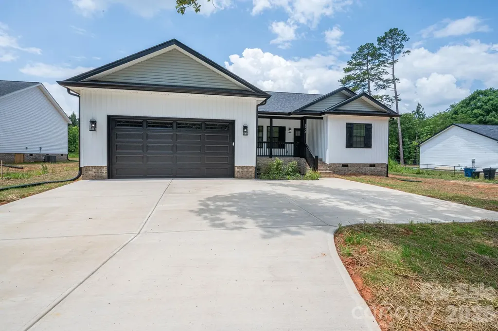 2474 Shoal Road Crouse NC 28033