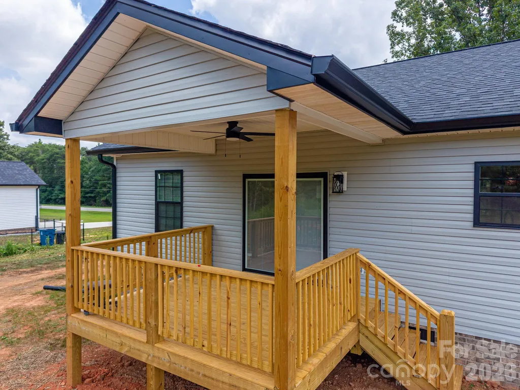 2474 Shoal Road Crouse NC 28033