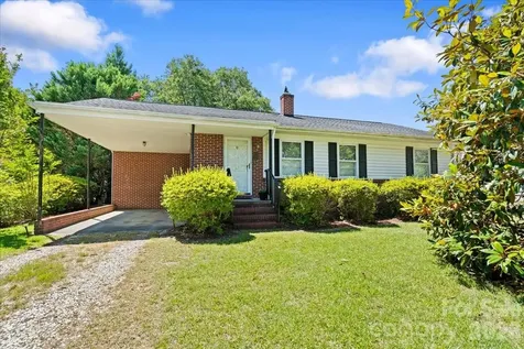 63 Lynn Avenue Cheraw SC 29520