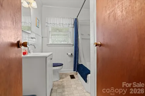 63 Lynn Avenue Cheraw SC 29520