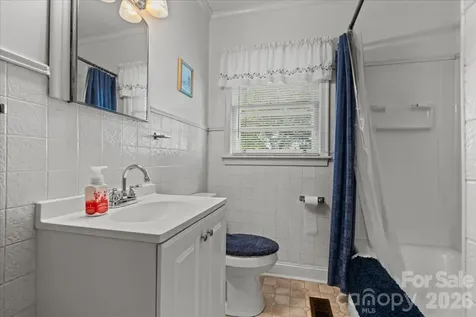 63 Lynn Avenue Cheraw SC 29520