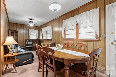 63 Lynn Avenue Cheraw SC 29520