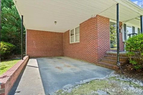 63 Lynn Avenue Cheraw SC 29520