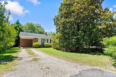 63 Lynn Avenue Cheraw SC 29520