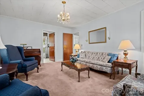 63 Lynn Avenue Cheraw SC 29520