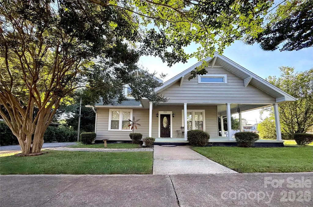 302 S College Avenue Newton NC 28658