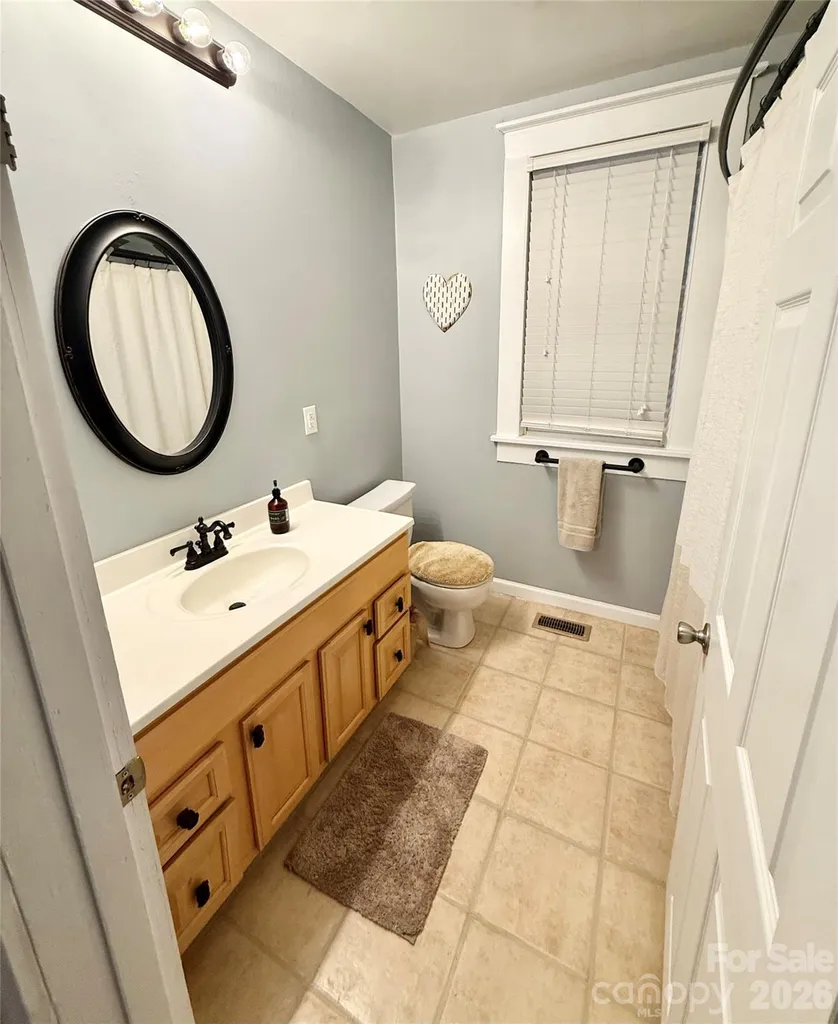 302 S College Avenue Newton NC 28658