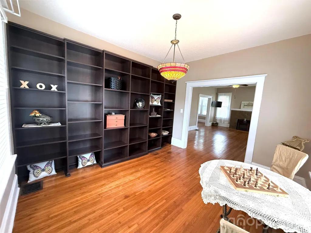 302 S College Avenue Newton NC 28658