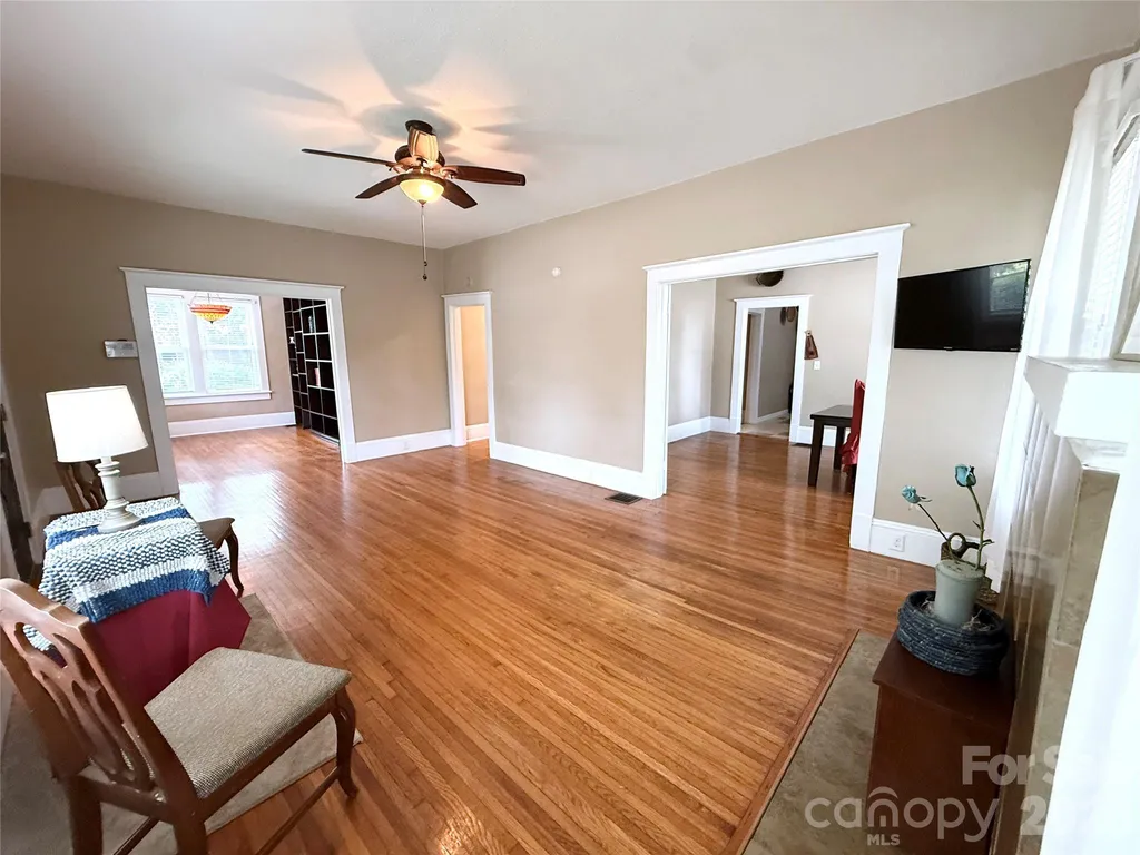 302 S College Avenue Newton NC 28658