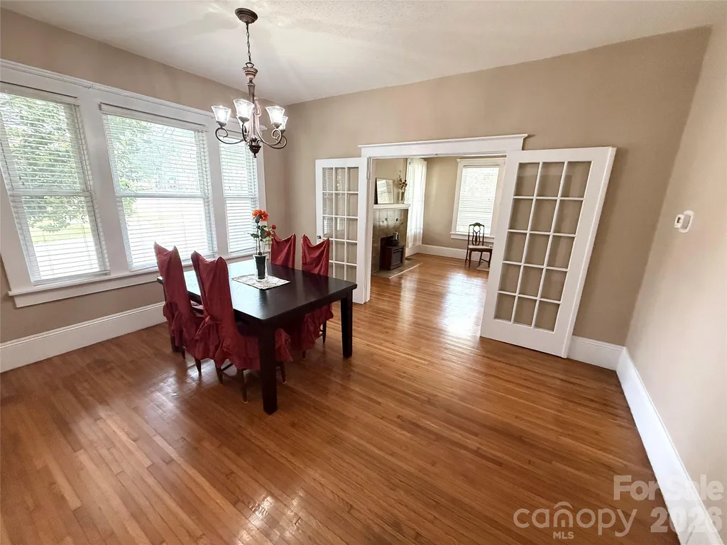 302 S College Avenue Newton NC 28658