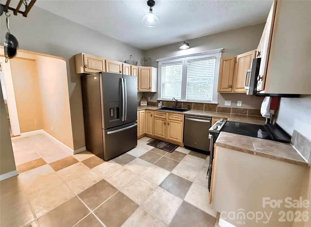 302 S College Avenue Newton NC 28658