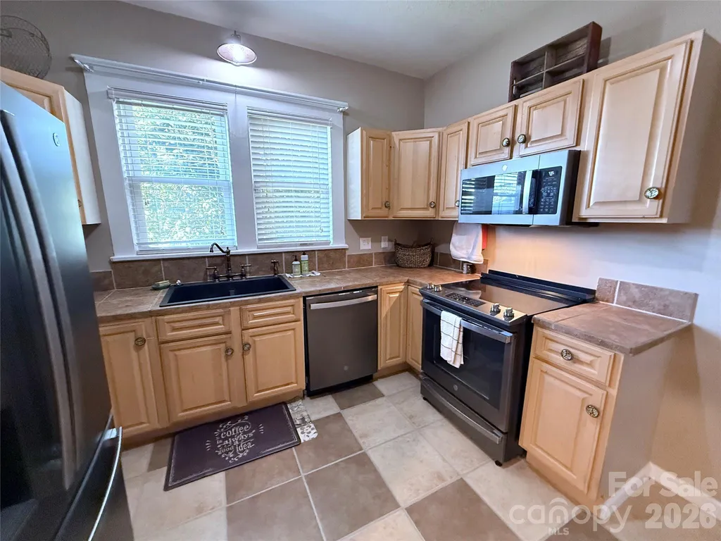 302 S College Avenue Newton NC 28658