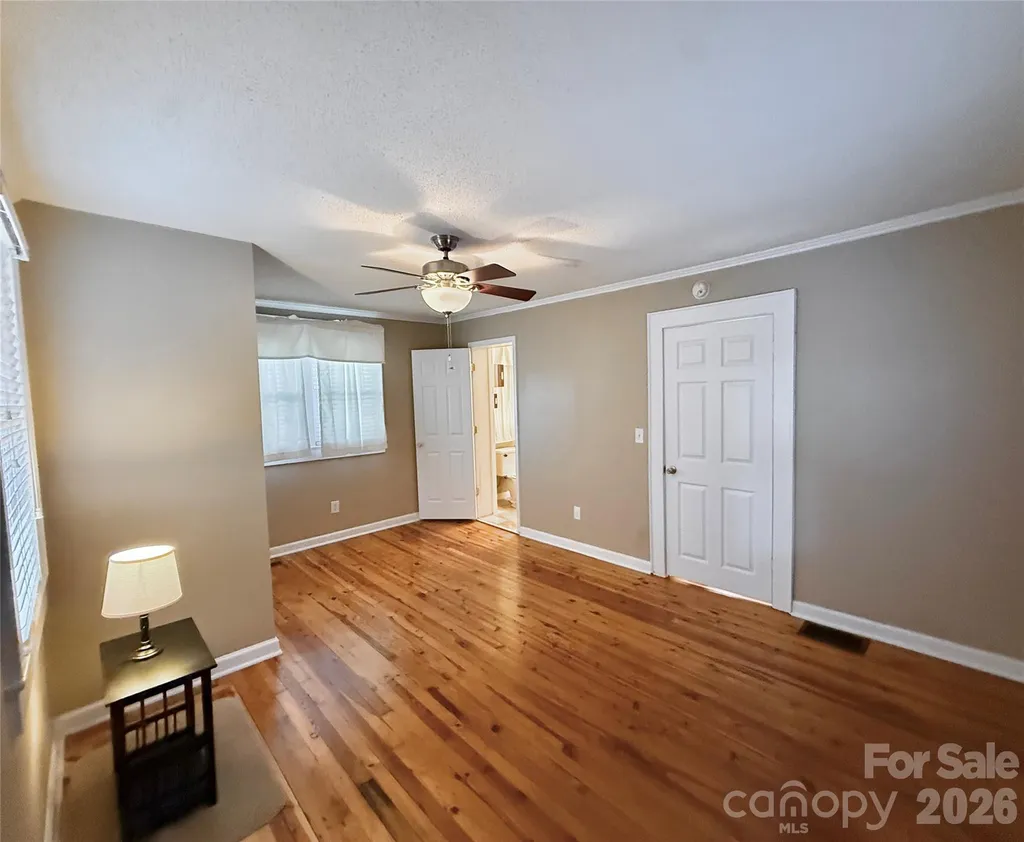 302 S College Avenue Newton NC 28658