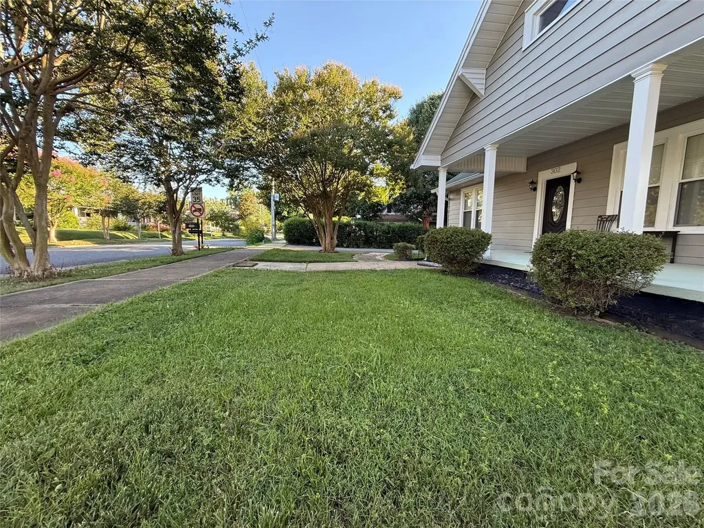 302 S College Avenue Newton NC 28658