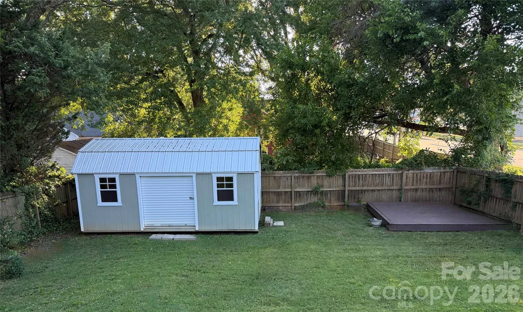 302 S College Avenue Newton NC 28658
