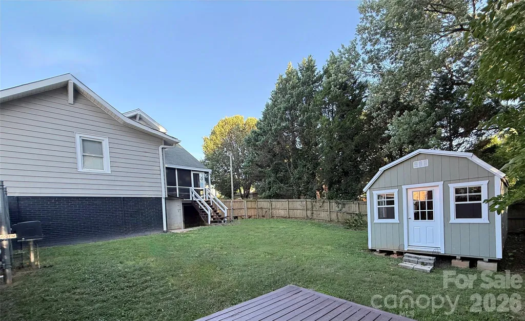 302 S College Avenue Newton NC 28658