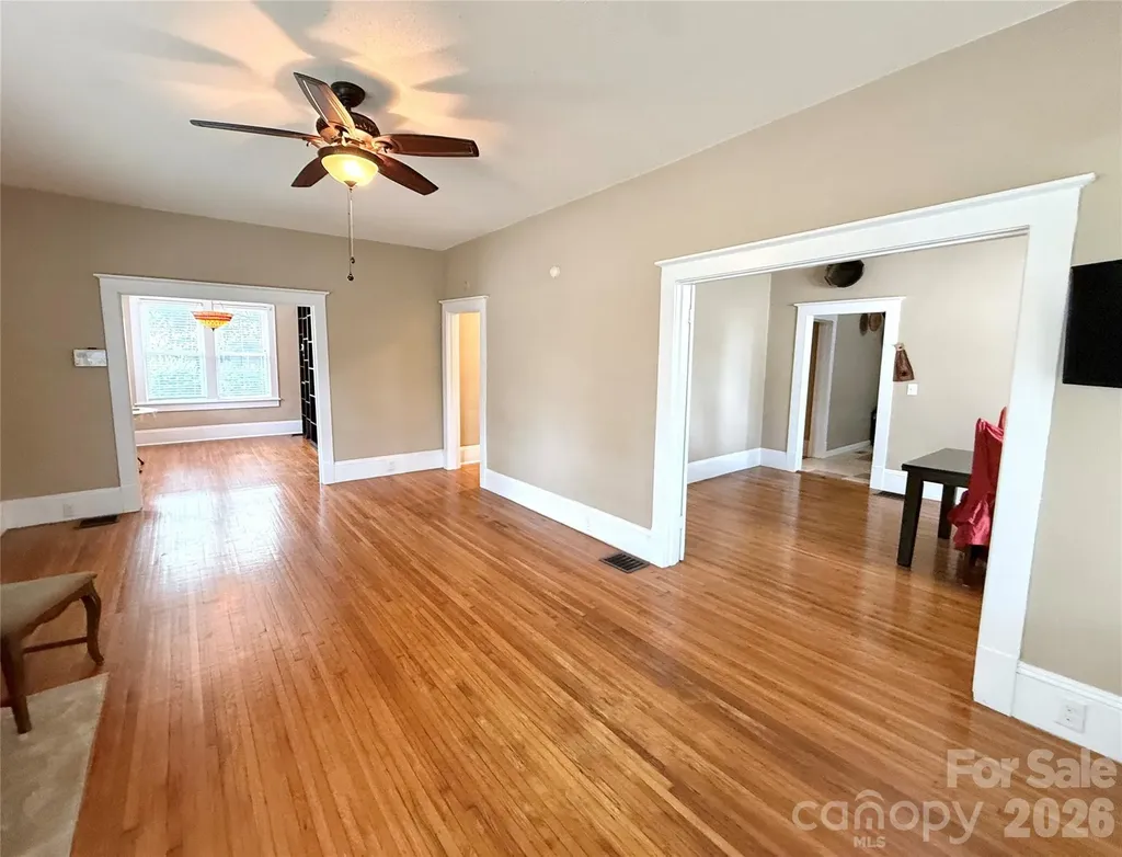 302 S College Avenue Newton NC 28658