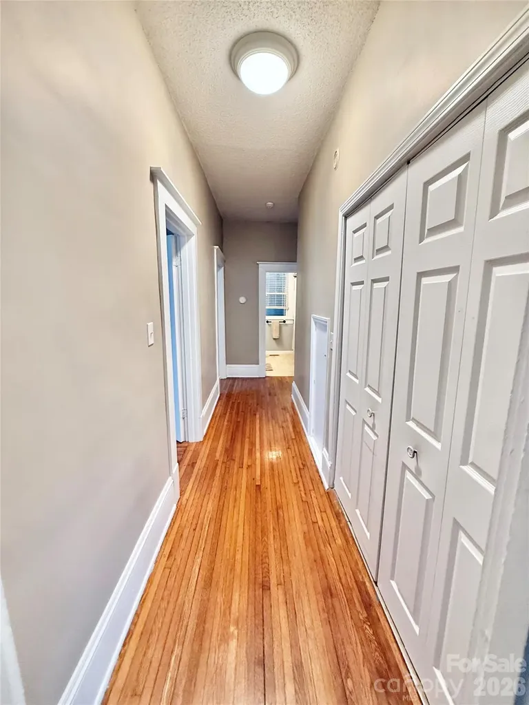 302 S College Avenue Newton NC 28658