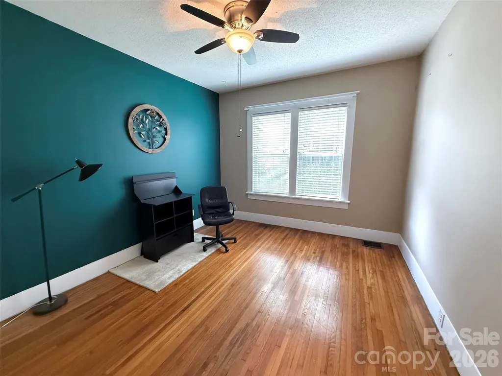 302 S College Avenue Newton NC 28658