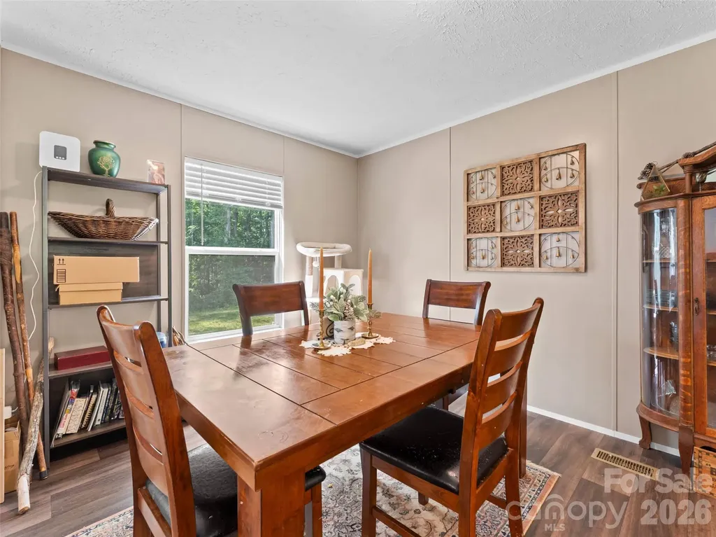 64 Tupper Lane Hendersonville NC 28792