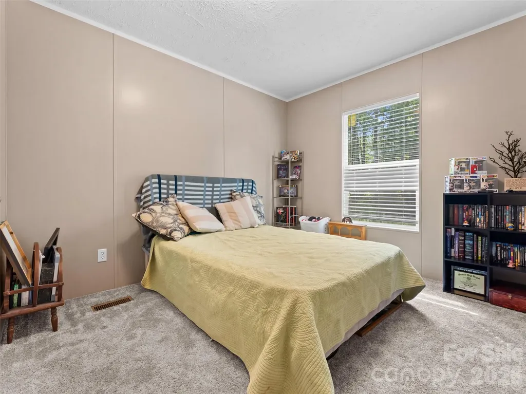64 Tupper Lane Hendersonville NC 28792