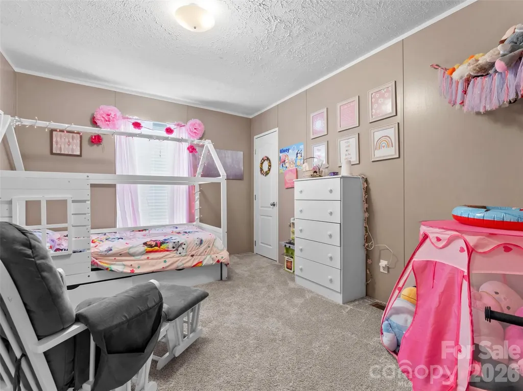 64 Tupper Lane Hendersonville NC 28792
