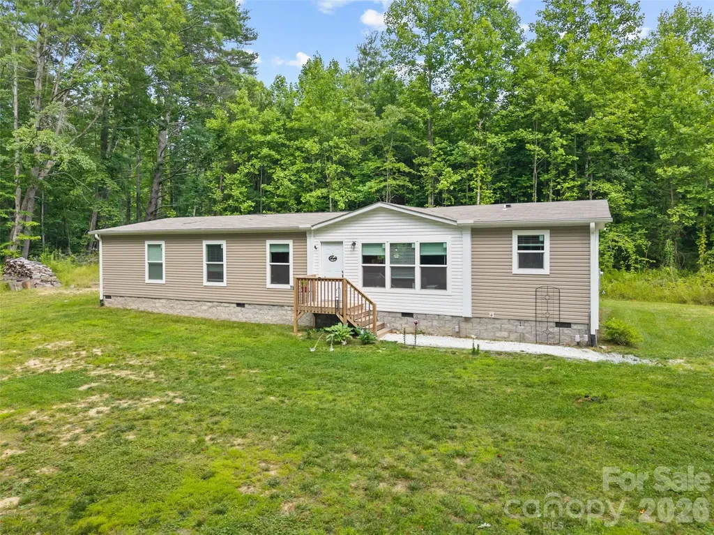 64 Tupper Lane Hendersonville NC 28792