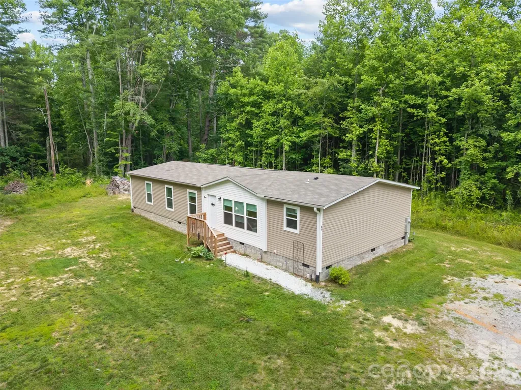 64 Tupper Lane Hendersonville NC 28792