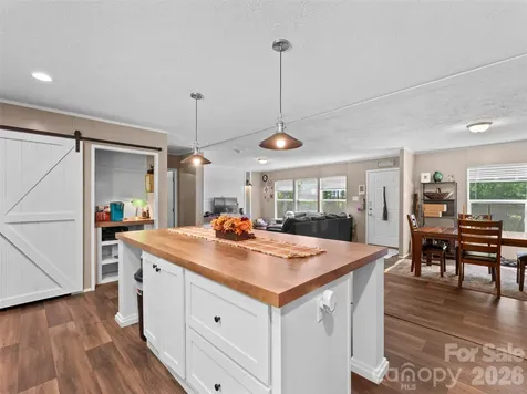 64 Tupper Lane Hendersonville NC 28792