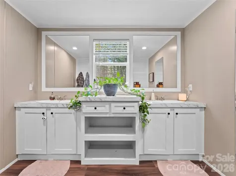 64 Tupper Lane Hendersonville NC 28792