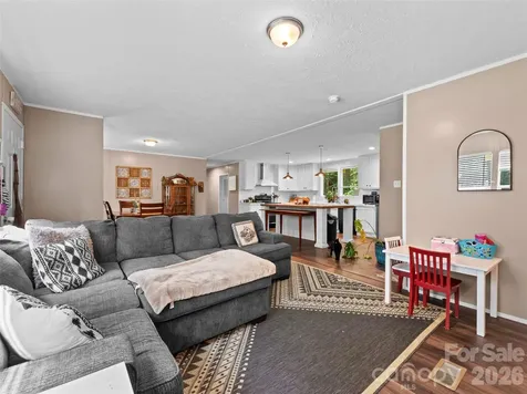 64 Tupper Lane Hendersonville NC 28792