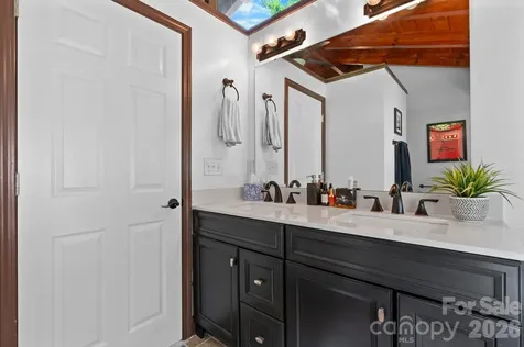 61 Honeycutt Lane Nebo NC 28761