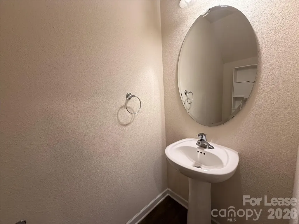 6562 Paw Village Road Charlotte NC 28214