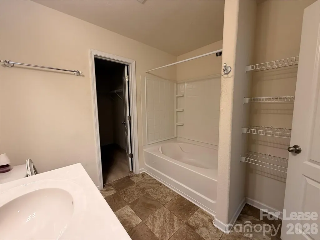 6562 Paw Village Road Charlotte NC 28214