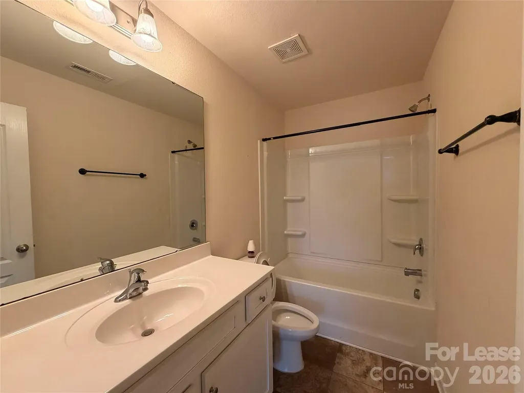 6562 Paw Village Road Charlotte NC 28214